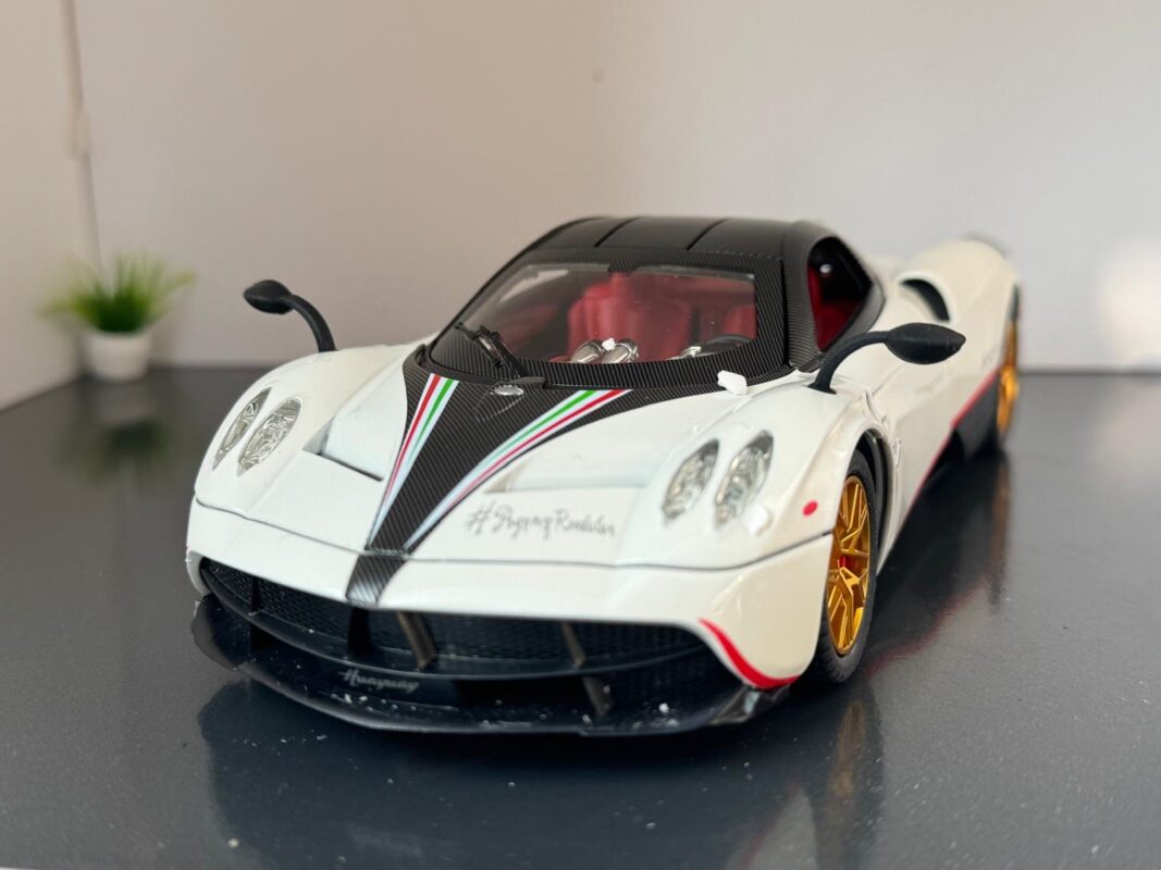 1:18 vs 1:24 Diecast Models: UK Collector's Guide 5e38f44b 23cc 4da6 8fd3 922e47095900