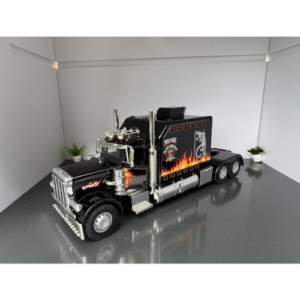 Peterbilt American Truck 1:24 Scale Diecast Collectors Model