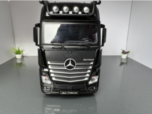 Mercedes Benz Actros Truck 1:24 Scale Diecast Collectors Model