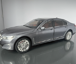 BMW 760Li Collectors Car Scale 1:24 Alloy not PLASTIC