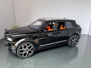 Rolls Royce Cullinan 1:20 Scale Diecast Collectors Model IMG 6876 scaled 1