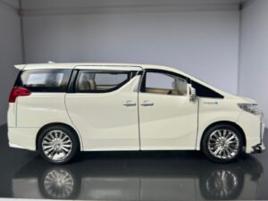 Toyota Alphard 1:24 Scale IMG 7048 scaled 1