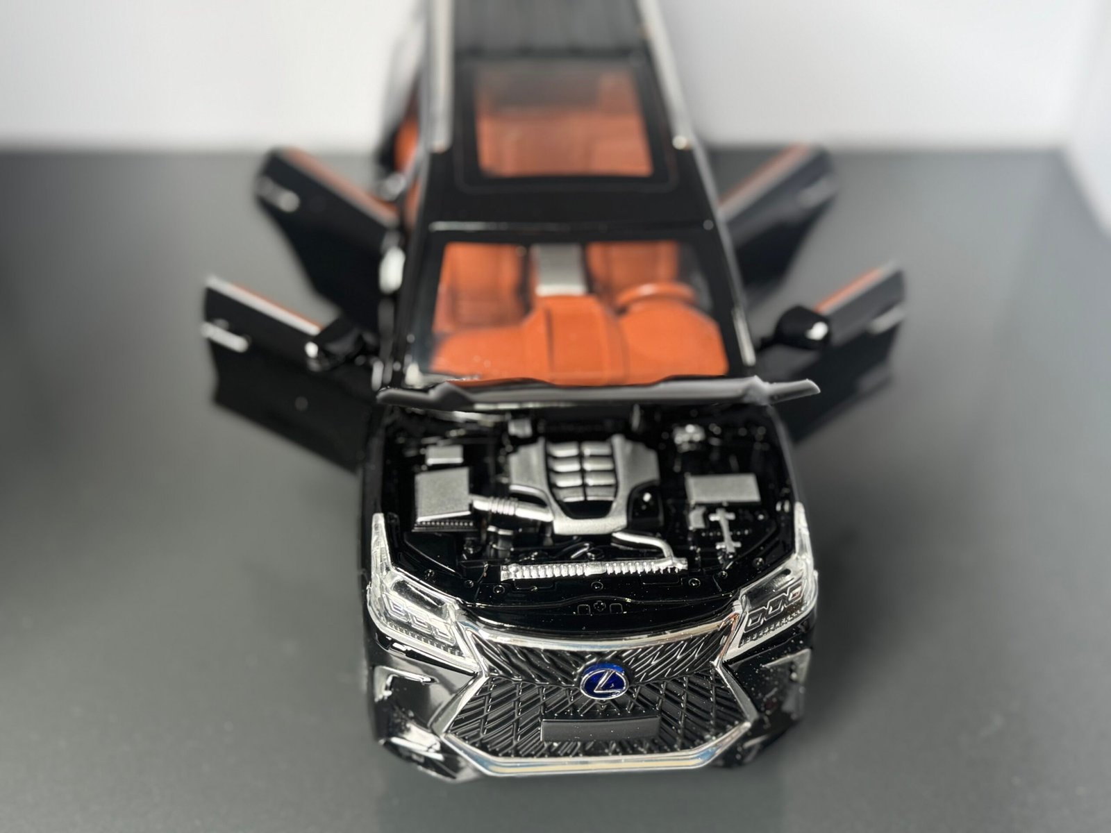 Lexus LS570 1:24 Scale IMG 7067 scaled 1