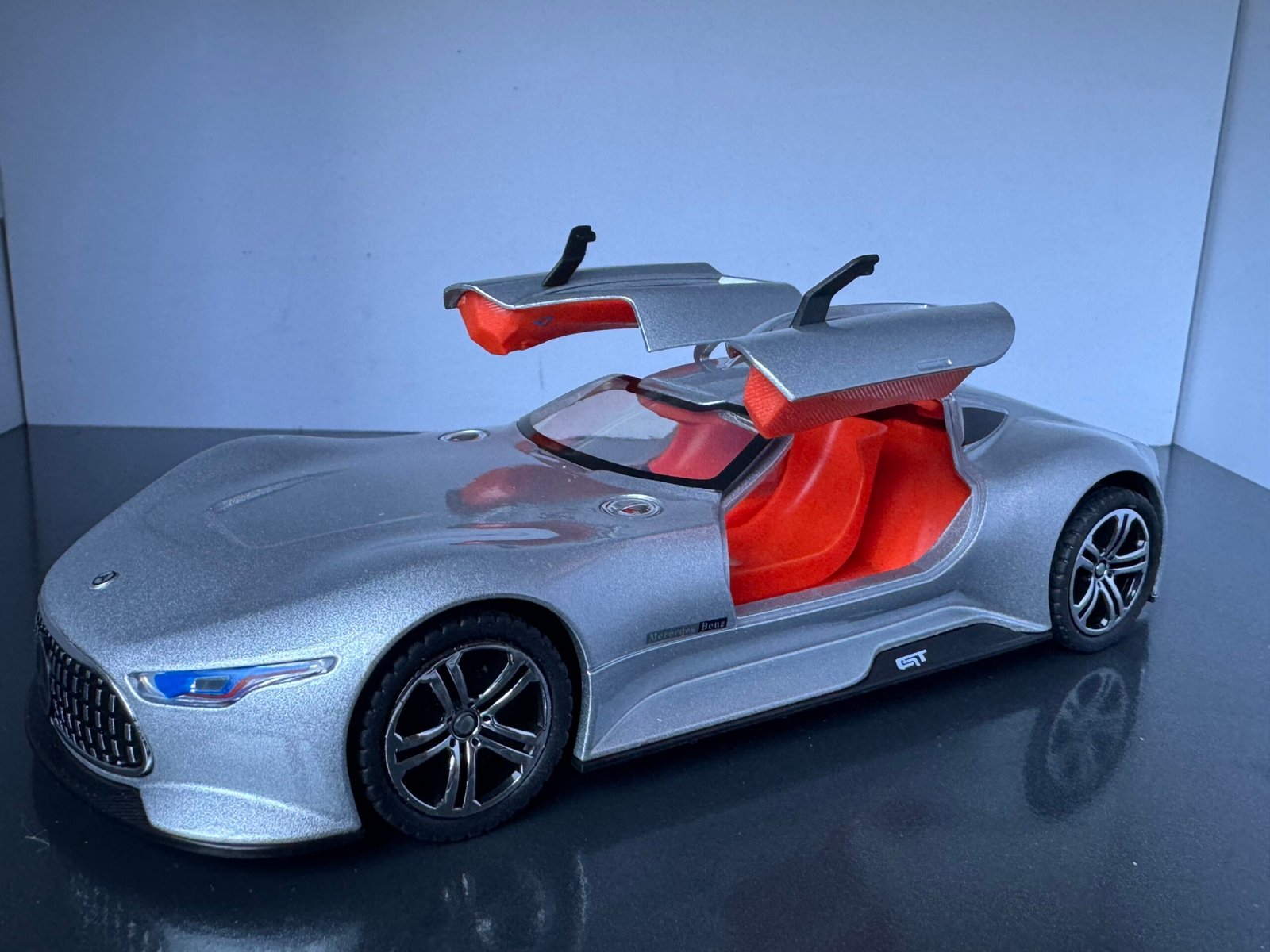 Mercedes Benz GTR 1:24 Scale Diecast Collectors Model IMG 7481 scaled 1