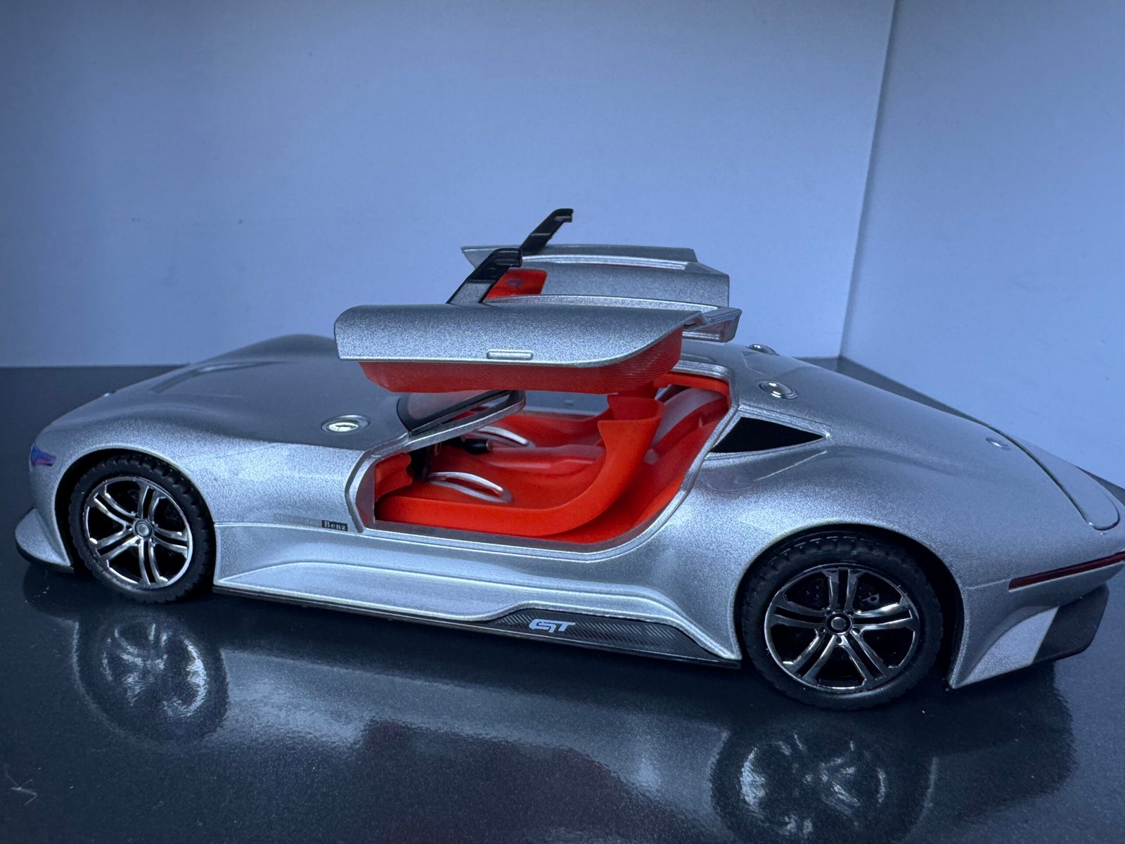 Mercedes Benz GTR 1:24 Scale Diecast Collectors Model IMG 7482 scaled 1