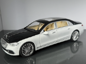 Mercedes Benz S680 1:24 Scale Diecast Collectors Model