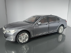 BMW 760Li 1:24 Scale Diecast Collectors Model