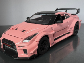 Nissan GT Skyline 1:24 Scale Diecast Collectors Model