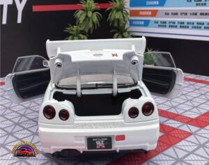 Nissan GT Skyline 1:24 Scale Diecast Collectible Model 7 1
