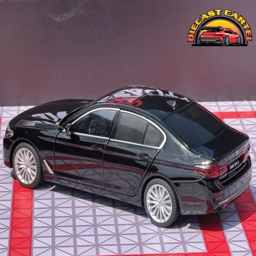 1:24 Scale BMW 530Li Diecast Highly Collectible Model BMW 530 Li in Black 7