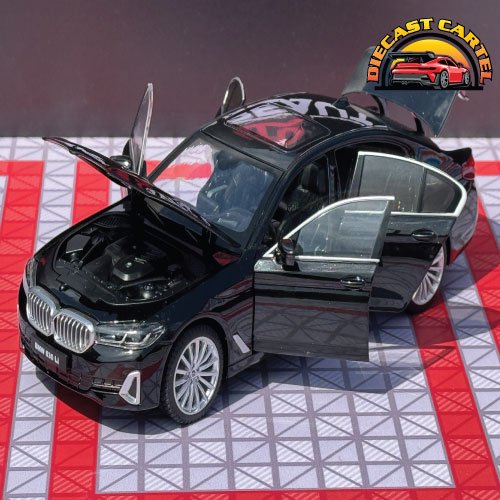 1:24 Scale BMW 530Li Diecast Highly Collectible Model BMW 530 Li in Black 8