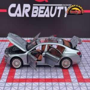 1:24 Scale BMW 760Li Diecast Highly Collectible Model Bmw 760Li in Silver 10
