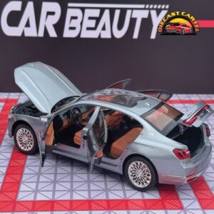 1:24 Scale BMW 760Li Diecast Highly Collectible Model Bmw 760Li in Silver 11
