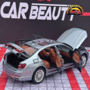 1:24 Scale BMW 760Li Diecast Highly Collectible Model Bmw 760Li in Silver 13