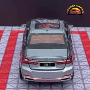 1:24 Scale BMW 760Li Diecast Highly Collectible Model Bmw 760Li in Silver 5
