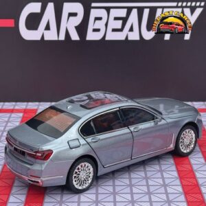 1:24 Scale BMW 760Li Diecast Highly Collectible Model Bmw 760Li in Silver 6