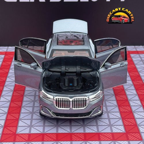 1:24 Scale BMW 760Li Diecast Highly Collectible Model Bmw 760Li in Silver 8