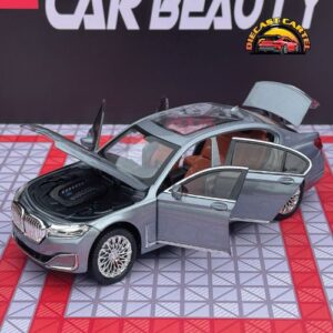 1:24 Scale BMW 760Li Diecast Highly Collectible Model Bmw 760Li in Silver 9