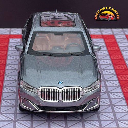 1:24 Scale BMW 760Li Diecast Highly Collectible Model Bmw 760Li in Silver