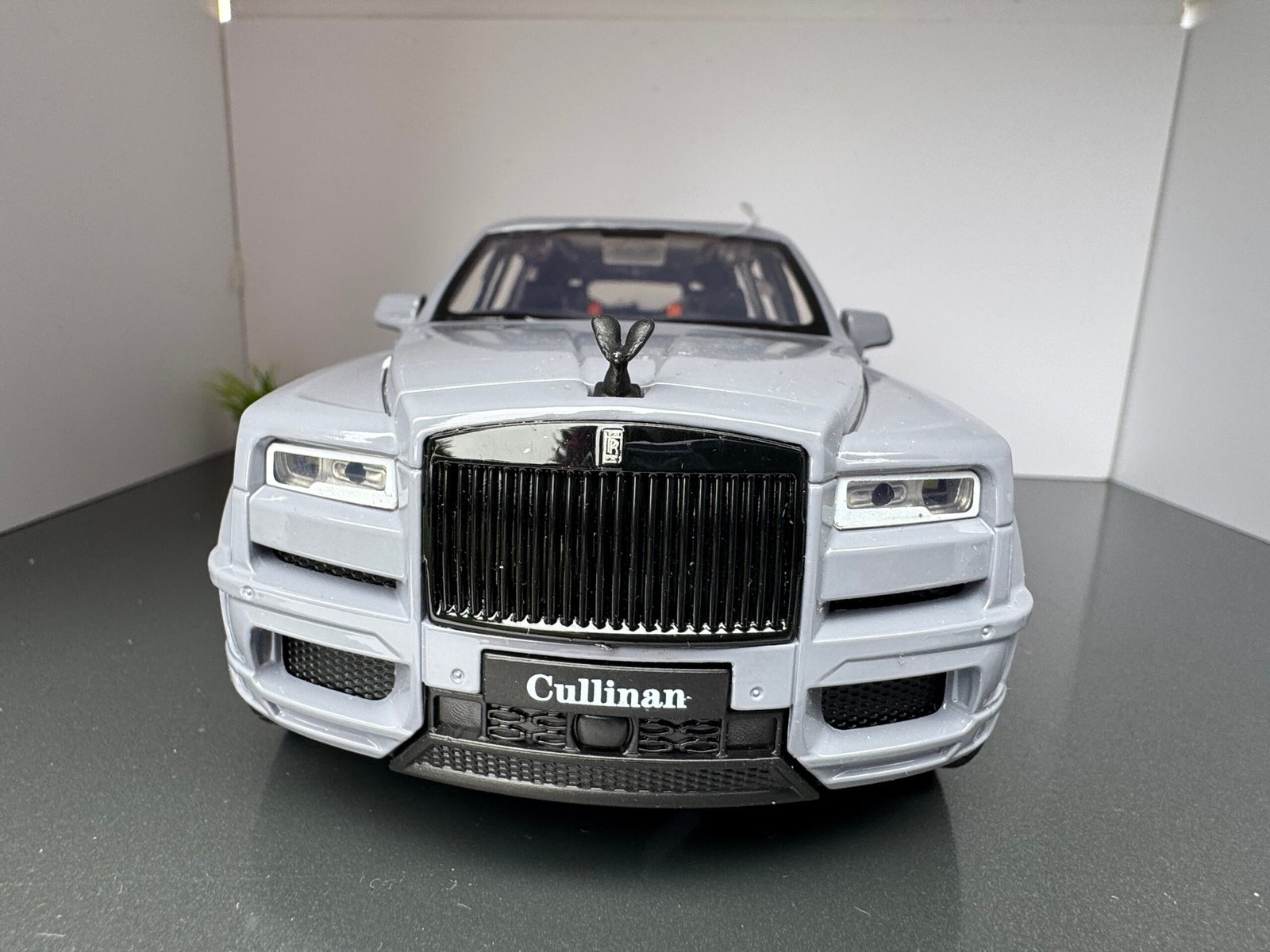 Rolls Royce Cullinan 1:20 Scale Diecast Collectible Model IMG 6879 scaled 1
