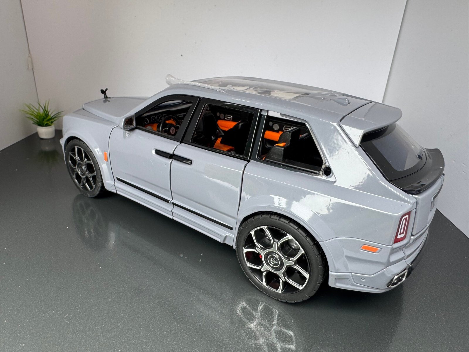 Rolls Royce Cullinan 1:20 Scale Diecast Collectible Model IMG 6882 scaled 1