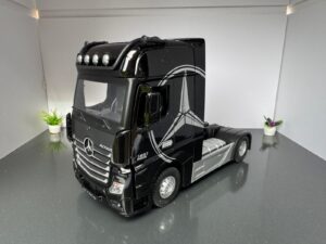 1:24 Scale Mercedes Benz Actros Truck  Diecast Highly Collectible Model