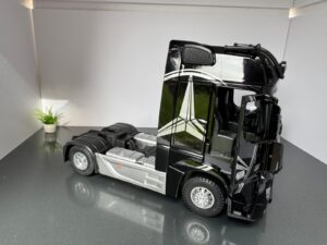 1:24 Scale Mercedes Benz Actros Truck Diecast Highly Collectible Model IMG 6916 scaled 1