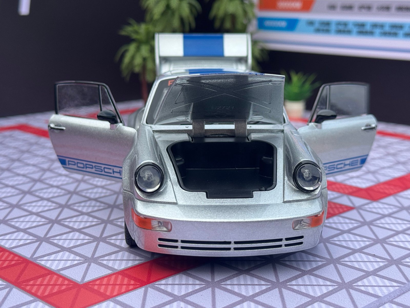 Porsche 911 1:24 Scale Diecast Collectible Model IMG 8520 scaled 1