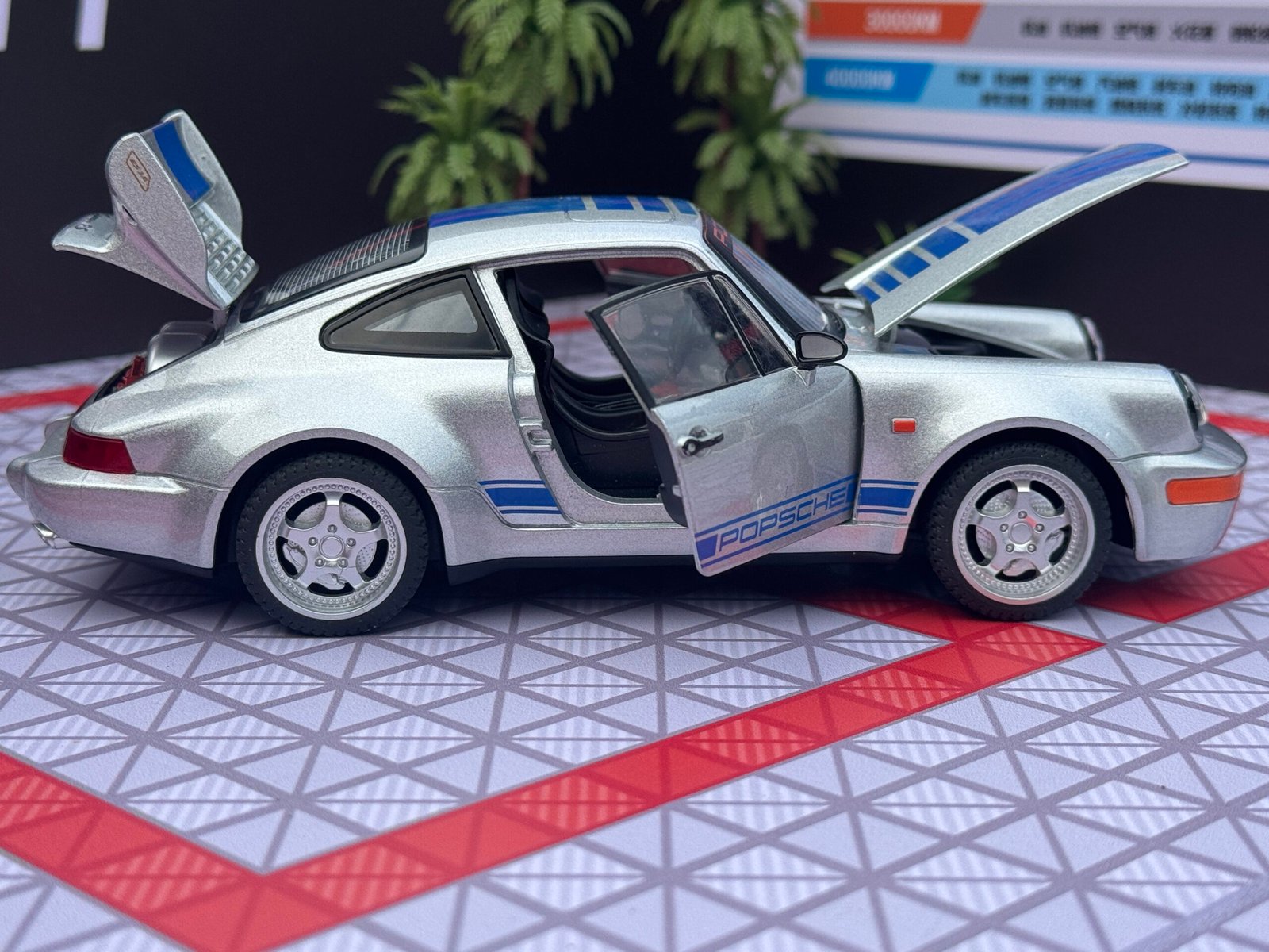 Porsche 911 1:24 Scale Diecast Collectible Model IMG 8521 scaled 1