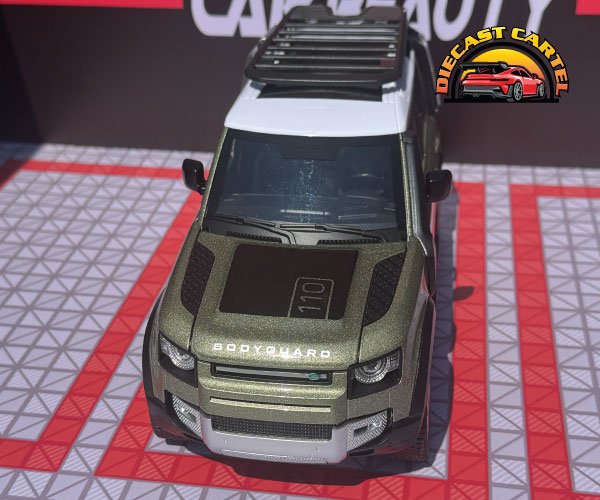 1:18 Scale Land Rover Defender 110 Green Diecast Model SUV Collectible Display Land Rover Defender Green 12