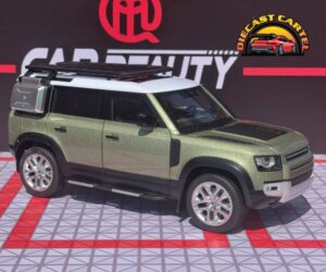 1:18 Scale Land Rover Defender 110 Green Diecast Model SUV Collectible Display Land Rover Defender Green 4