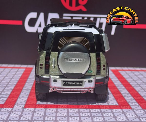 1:18 Scale Land Rover Defender 110 Green Diecast Model SUV Collectible Display Land Rover Defender Green 6