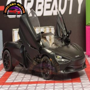McLaren 720s in MATT Black 6