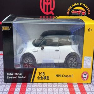 Mini Cooper in White 12