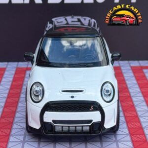 Mini Cooper in White