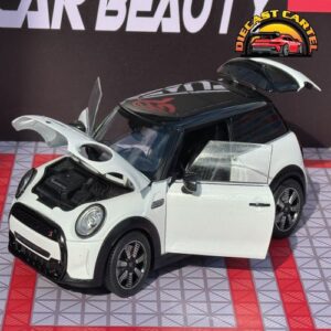 Mini Cooper in White 6