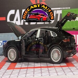 Porsche Cayanne in Black 7