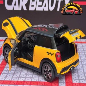 mini Cooper in Yellow 10