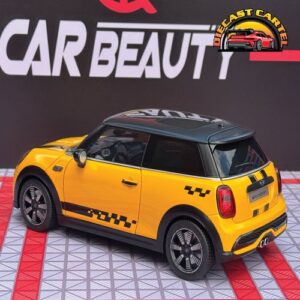 mini Cooper in Yellow 6